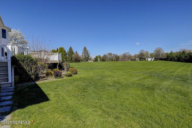 27 Regency Way, Manalapan, NJ 07726