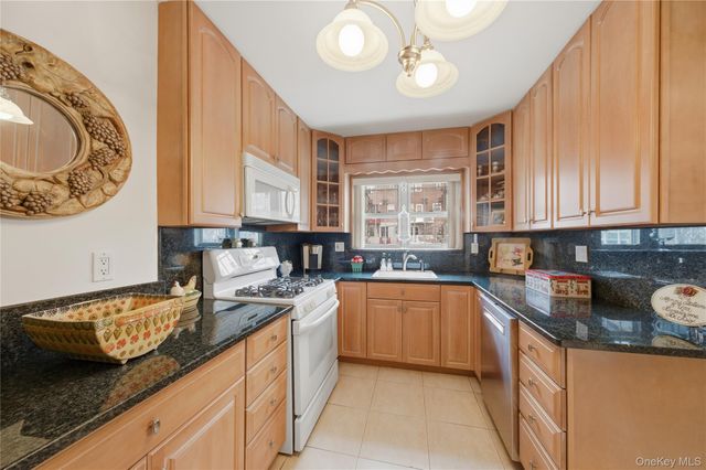 2429 Young Avenue, Bronx, NY 10461