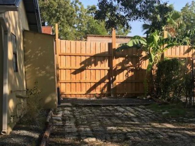210 Refugio St, San Antonio, TX 78210