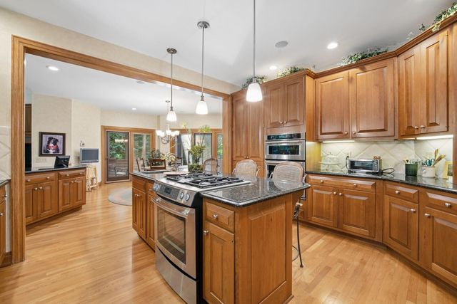 388 Lily Pond Court, Columbus, OH 43230