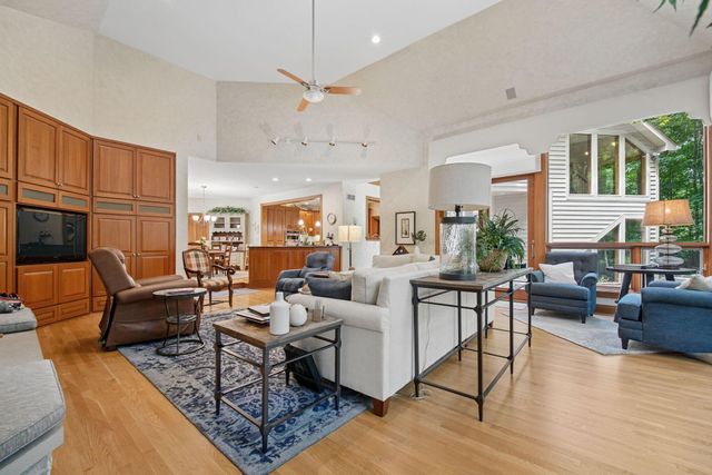 388 Lily Pond Court, Columbus, OH 43230