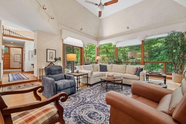 388 Lily Pond Court, Columbus, OH 43230