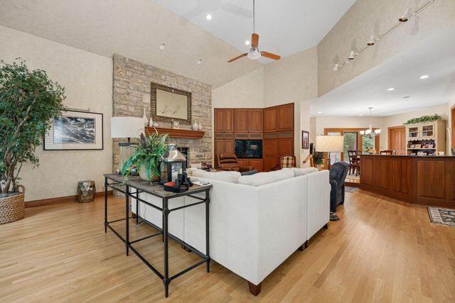 388 Lily Pond Court, Columbus, OH 43230