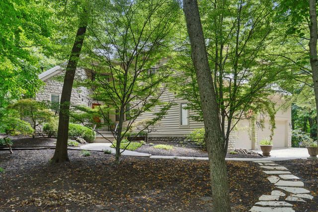 388 Lily Pond Court, Columbus, OH 43230