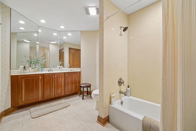388 Lily Pond Court, Columbus, OH 43230