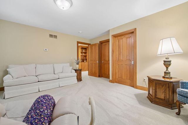 388 Lily Pond Court, Columbus, OH 43230