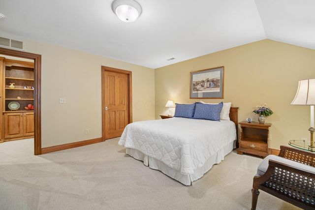 388 Lily Pond Court, Columbus, OH 43230