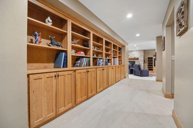 388 Lily Pond Court, Columbus, OH 43230
