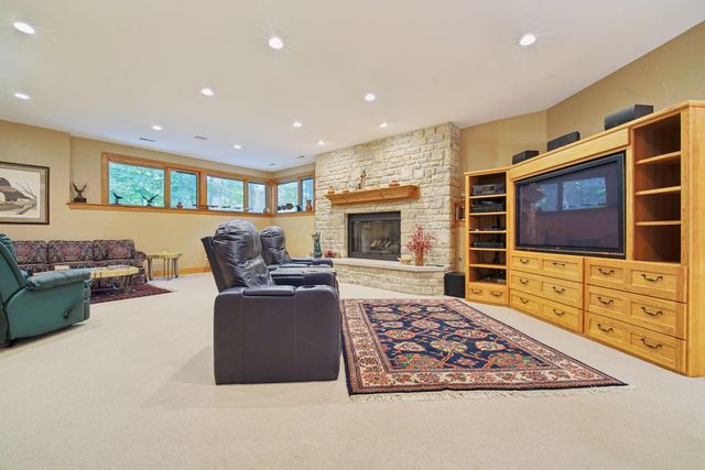 388 Lily Pond Court, Columbus, OH 43230