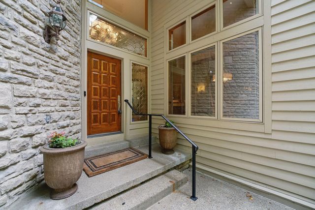388 Lily Pond Court, Columbus, OH 43230