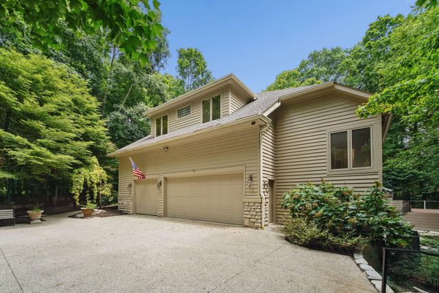 388 Lily Pond Court, Columbus, OH 43230