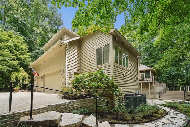 388 Lily Pond Court, Columbus, OH 43230