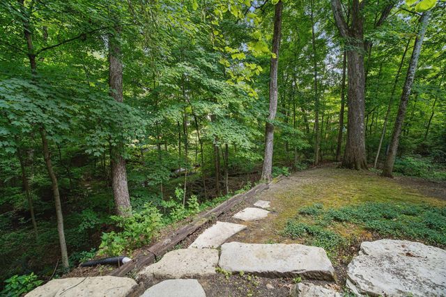388 Lily Pond Court, Columbus, OH 43230