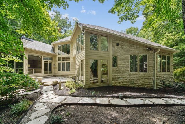 388 Lily Pond Court, Columbus, OH 43230