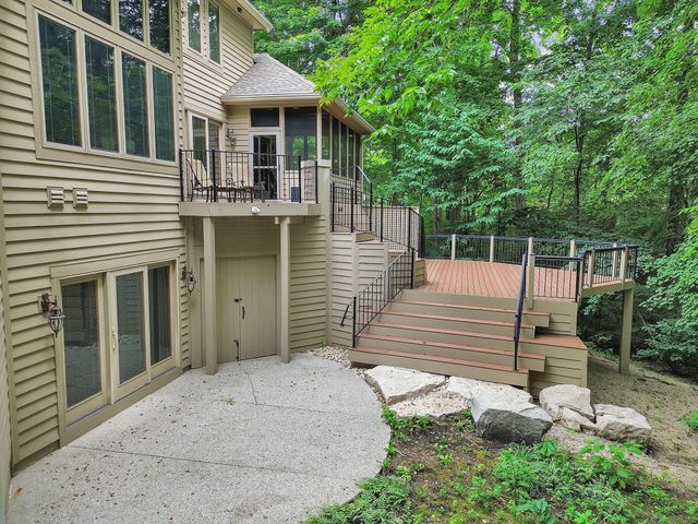 388 Lily Pond Court, Columbus, OH 43230