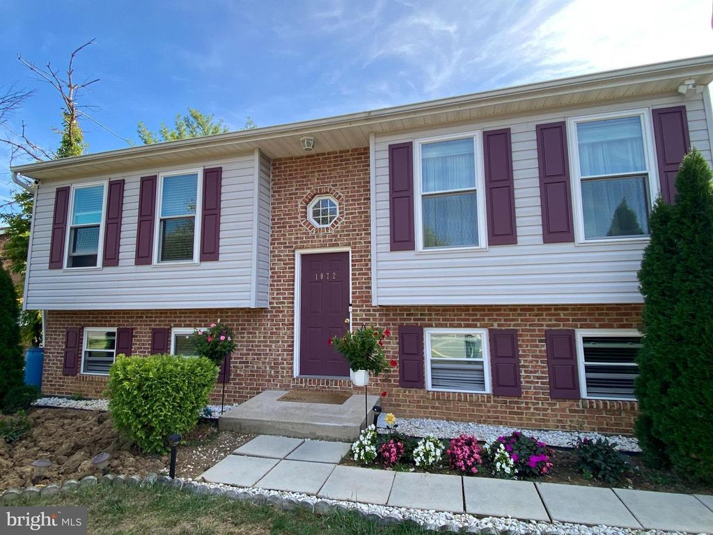 1072 KASINOF AVE, Hagerstown, MD 21742