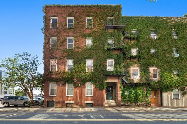 105 W 4th St 3A, Boston, MA 02127