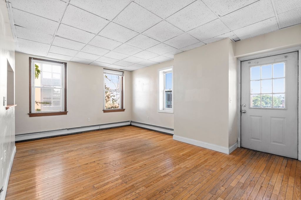 105 W 4th St 3A, Boston, MA 02127