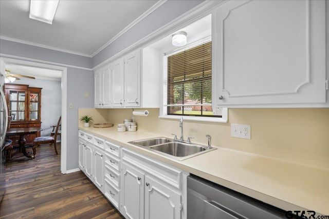 1100 Foxglove Lane, Tyler, TX 75703