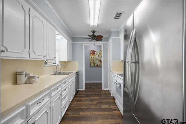 1100 Foxglove Lane, Tyler, TX 75703