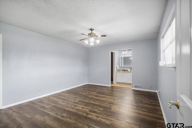 1100 Foxglove Lane, Tyler, TX 75703
