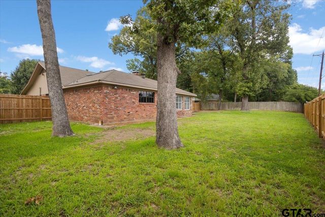 1100 Foxglove Lane, Tyler, TX 75703