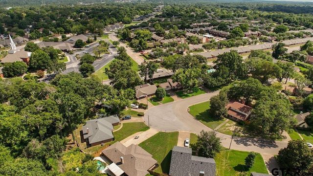 1100 Foxglove Lane, Tyler, TX 75703