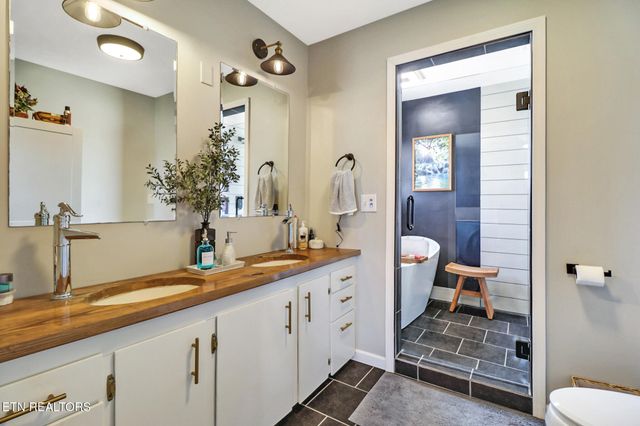 7616 Plateau Rd, Crossville, TN 38571