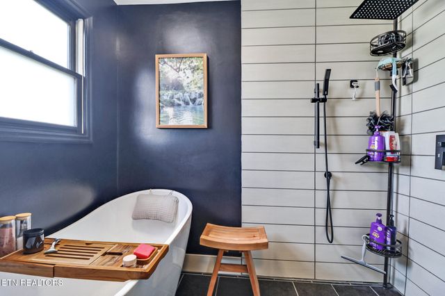 7616 Plateau Rd, Crossville, TN 38571