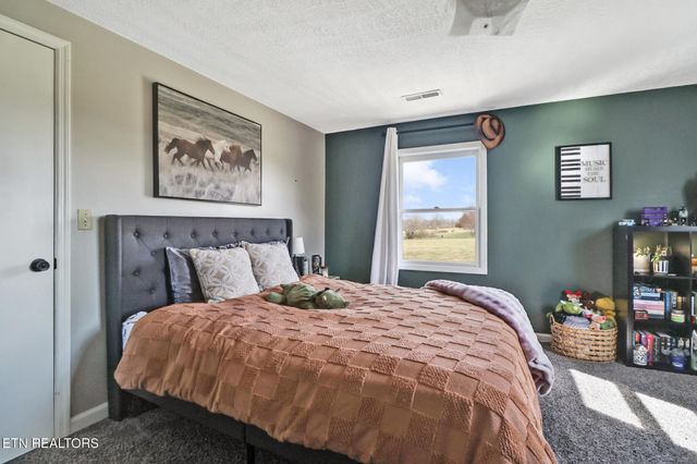 7616 Plateau Rd, Crossville, TN 38571