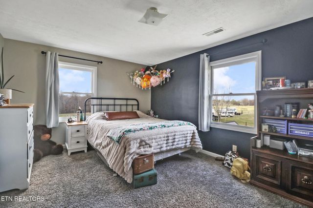 7616 Plateau Rd, Crossville, TN 38571