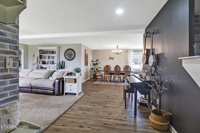 7616 Plateau Rd, Crossville, TN 38571