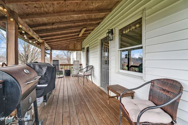 7616 Plateau Rd, Crossville, TN 38571