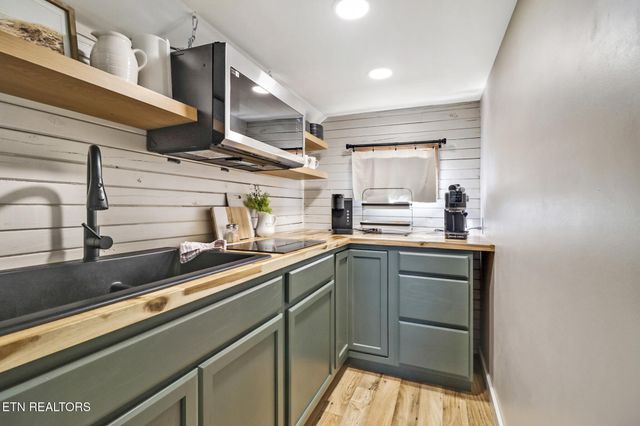 7616 Plateau Rd, Crossville, TN 38571