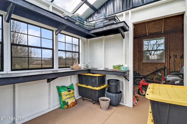 7616 Plateau Rd, Crossville, TN 38571