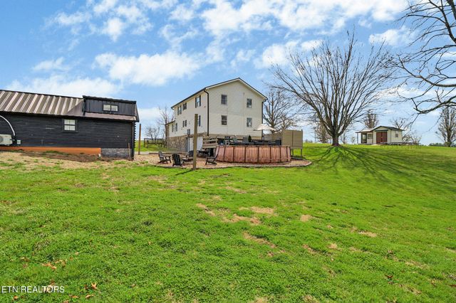 7616 Plateau Rd, Crossville, TN 38571