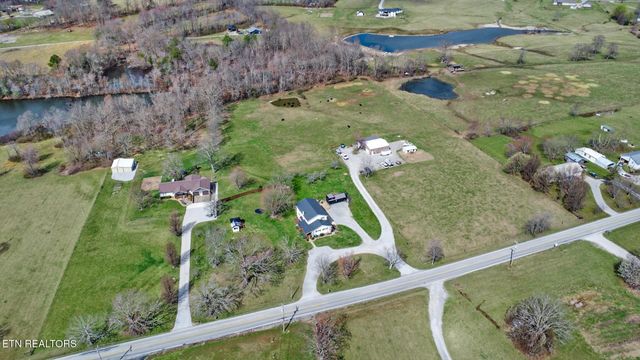 7616 Plateau Rd, Crossville, TN 38571