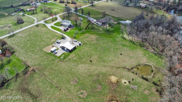 7616 Plateau Rd, Crossville, TN 38571
