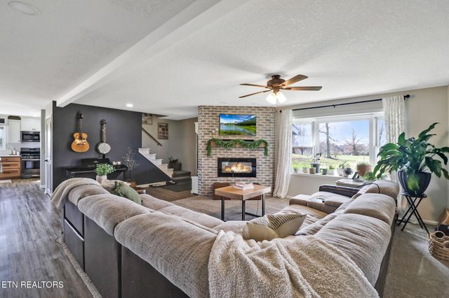 7616 Plateau Rd, Crossville, TN 38571