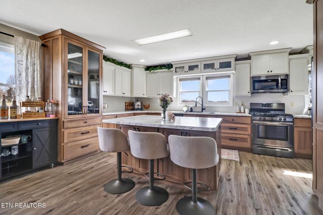 7616 Plateau Rd, Crossville, TN 38571