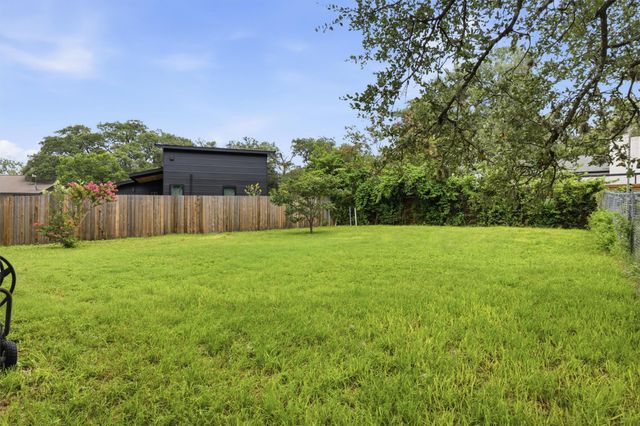 7737 Croftwood DR, Austin, TX 78749