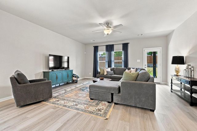 408 Castle Road, Sherman, TX 75092