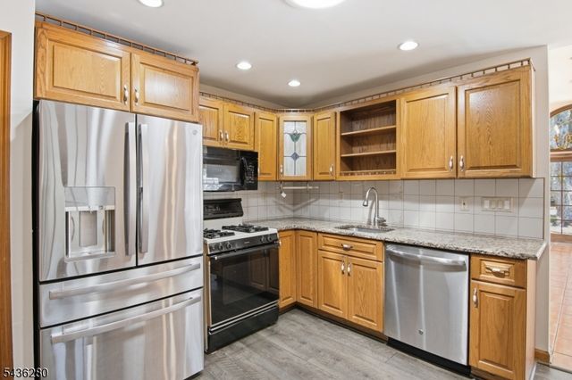 1252 Ringwood Ave, Pompton Lakes Boro, NJ 07442