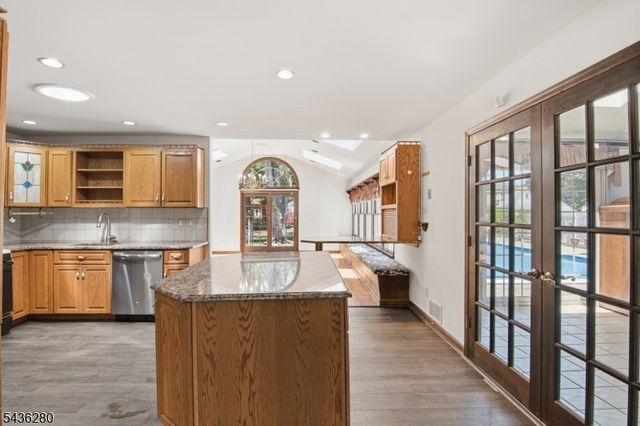 1252 Ringwood Ave, Pompton Lakes Boro, NJ 07442