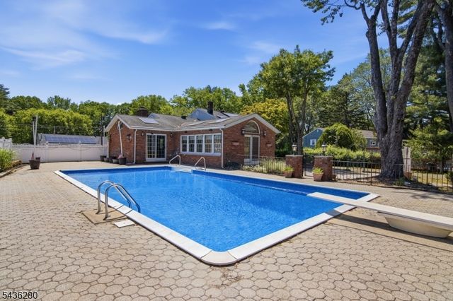 1252 Ringwood Ave, Pompton Lakes Boro, NJ 07442