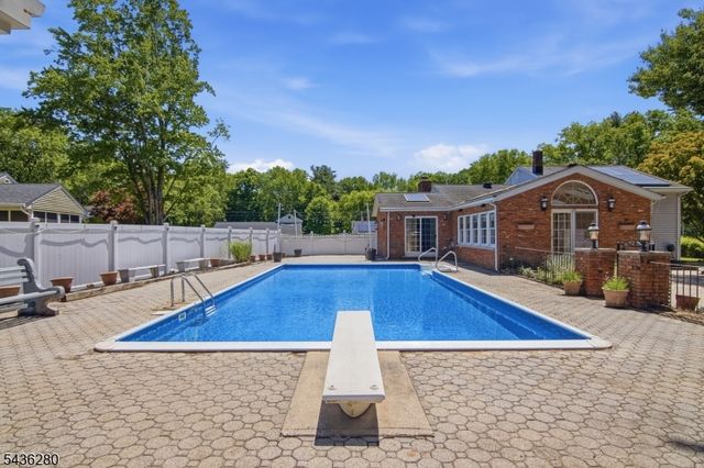 1252 Ringwood Ave, Pompton Lakes Boro, NJ 07442