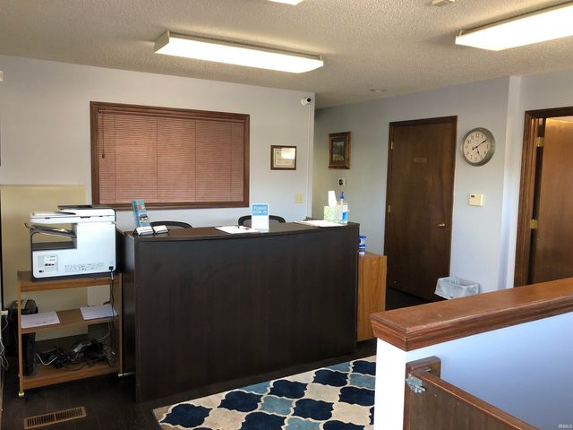 6017 Stoney Creek Drive, Fort Wayne, IN 46825