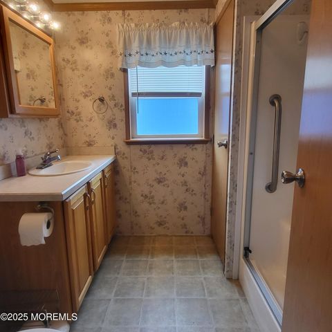 57 Shorehaven Road, Hazlet, NJ 07730