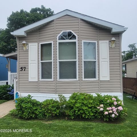 57 Shorehaven Road, Hazlet, NJ 07730