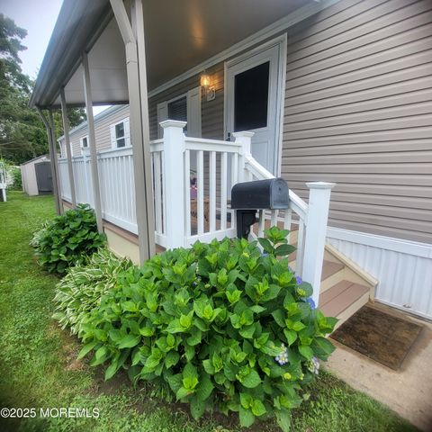 57 Shorehaven Road, Hazlet, NJ 07730